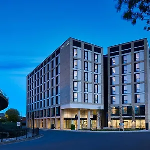 فندق Courtyard By Marriott Airport